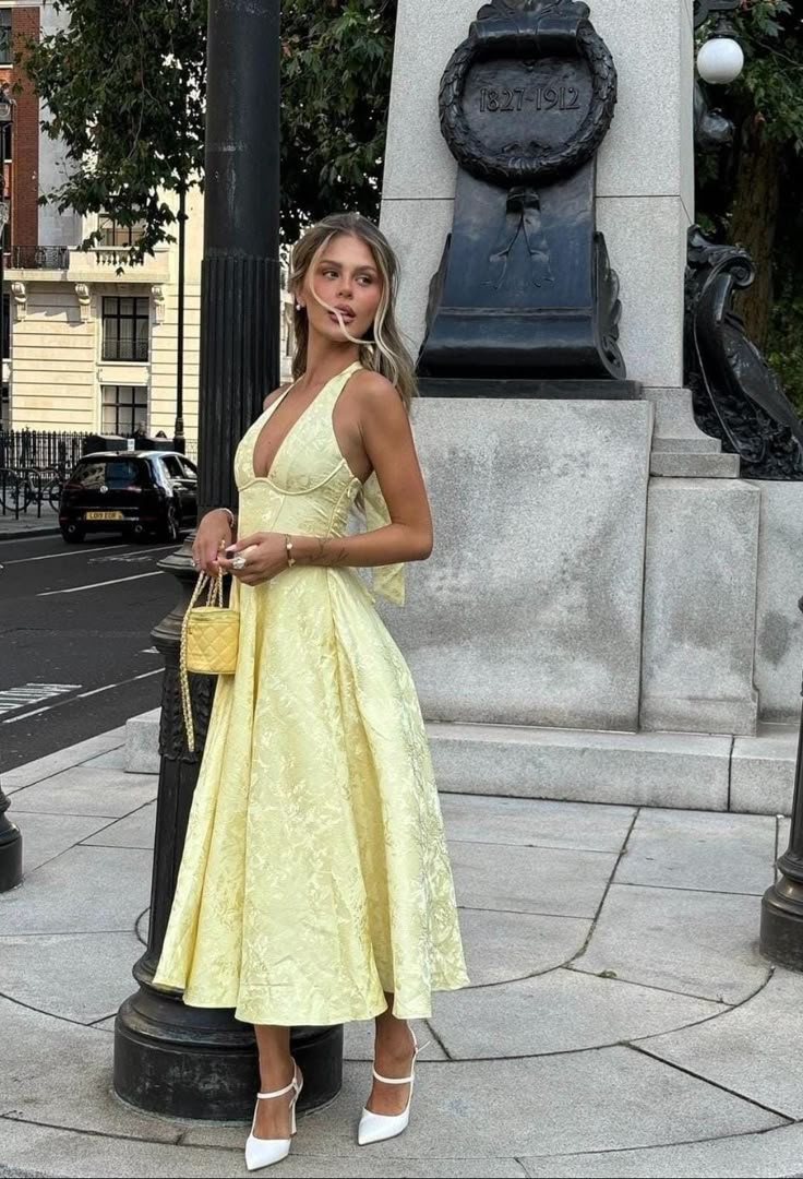 Elavita - Esmeralda - Sleeveless halterneck midi dress