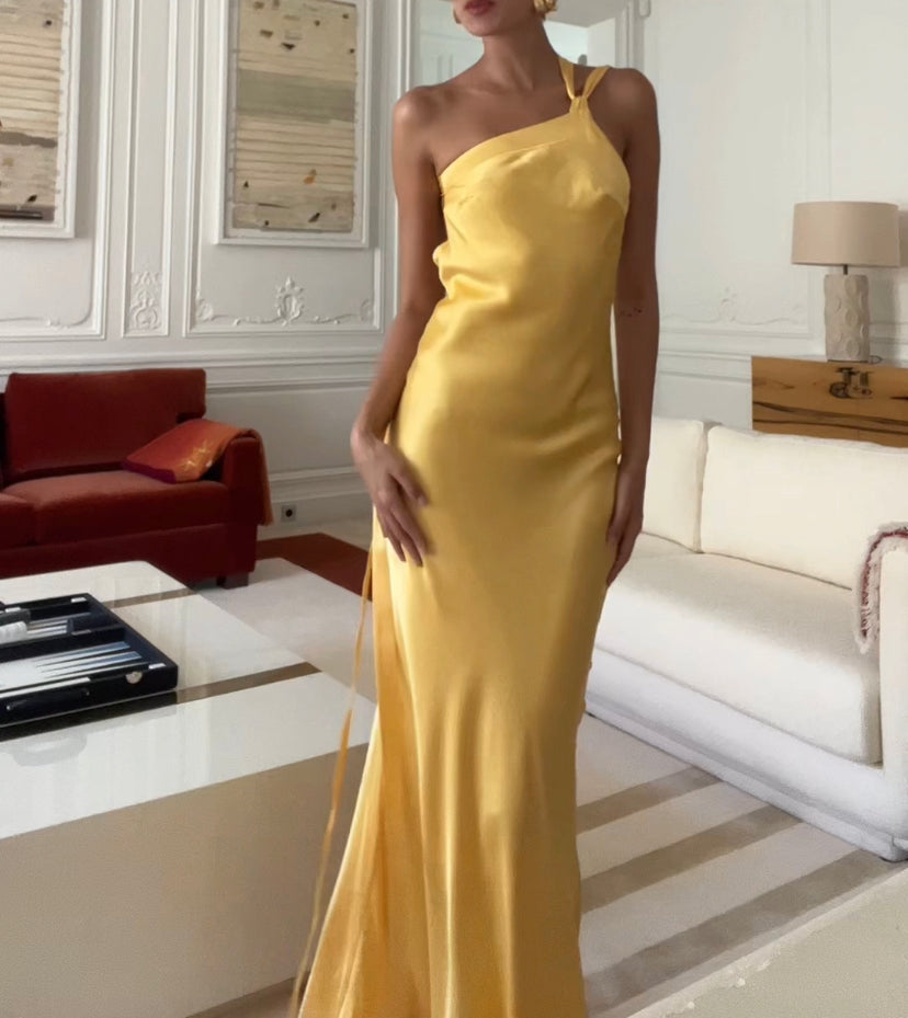 Elavita - Xynara ™ | Elegant off-the-shoulder dress with lacing