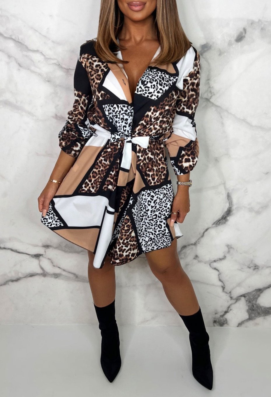 Elavita - Christel - Flirty shirt dress with animal print