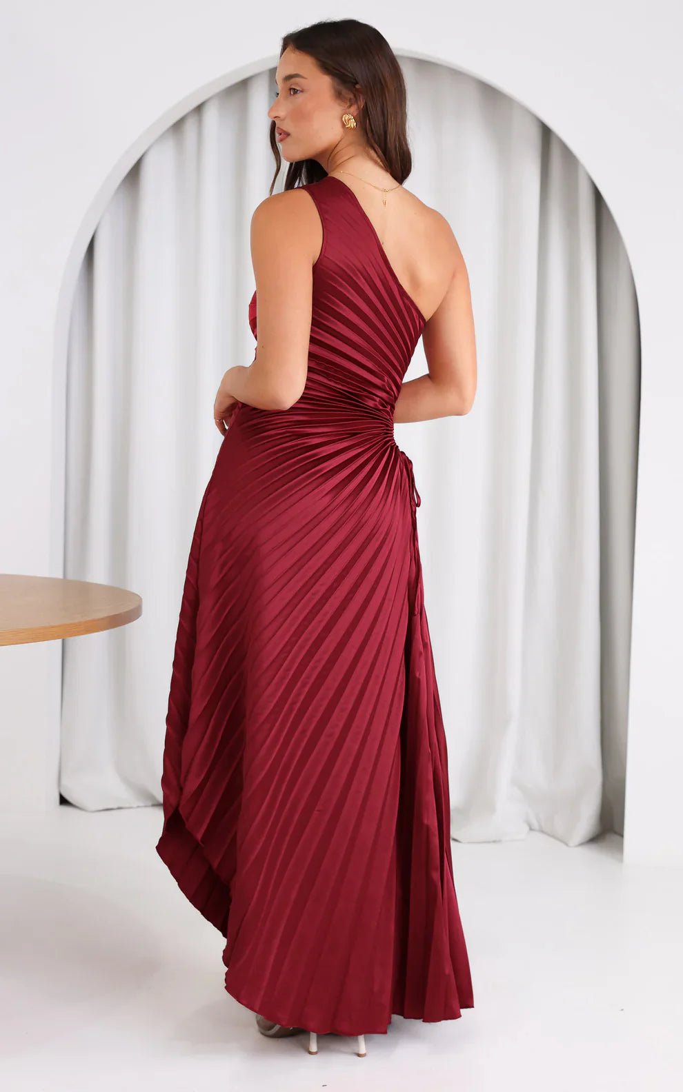 Elavita - Adiana - One-Shoulder Pleated Midi Dress