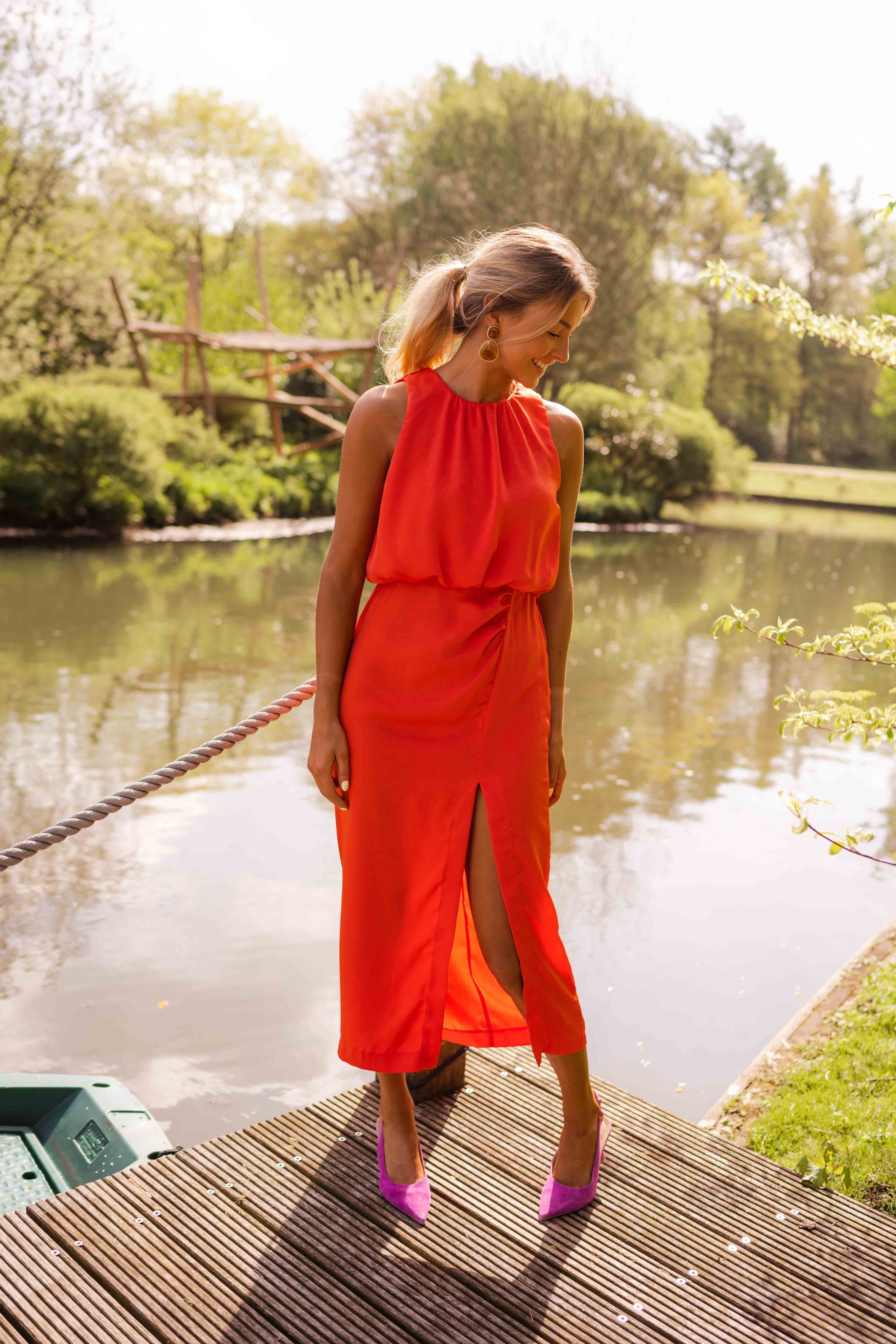 Elavita - Alicia halter neck midi dress with slit