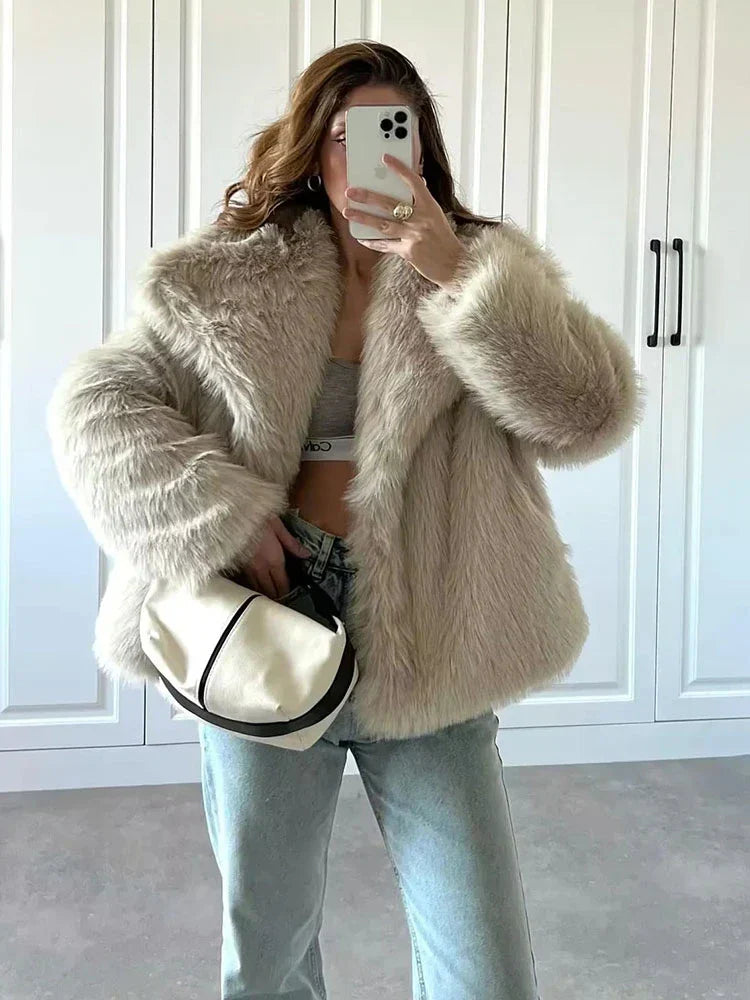 Elavita - Aurora Luxe faux fur coat