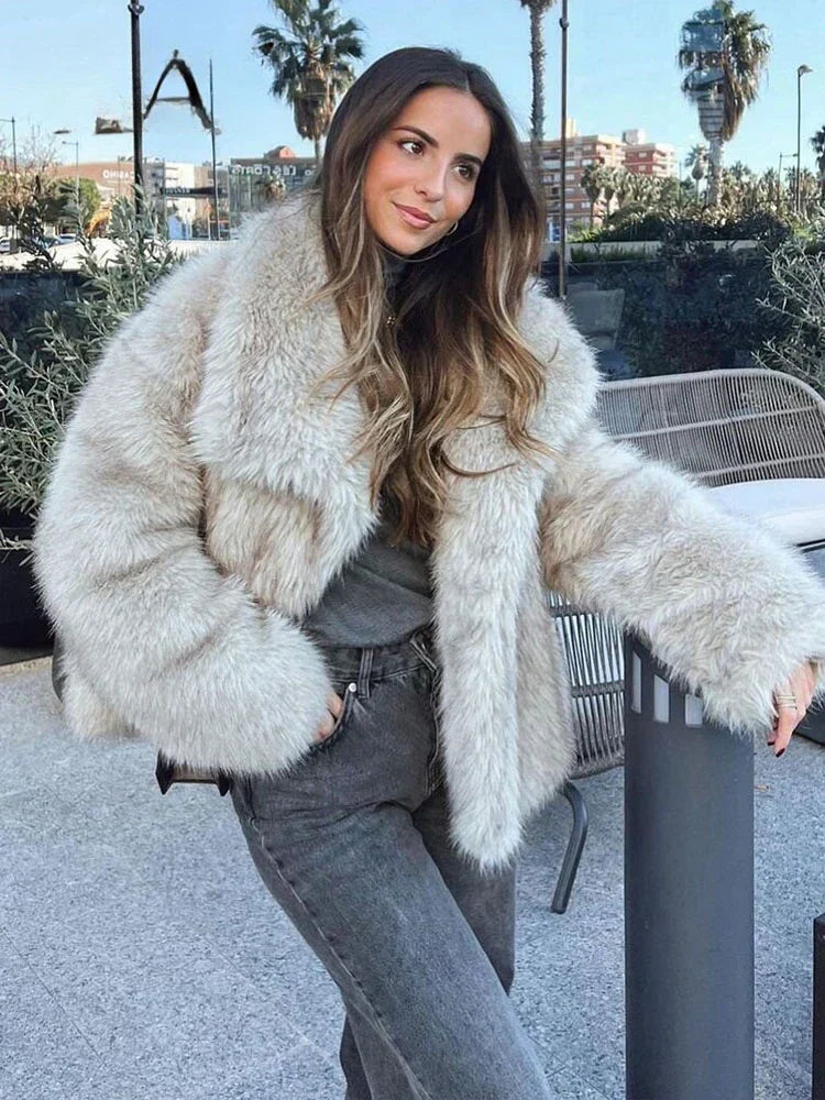 Elavita - Aurora Luxe faux fur coat
