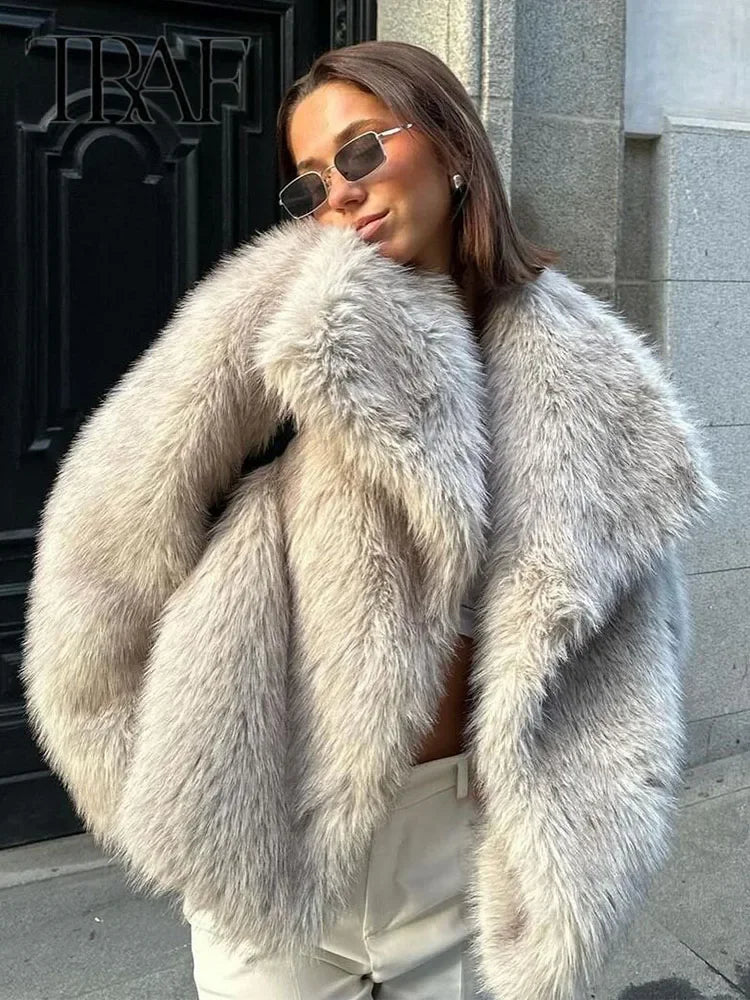 Elavita - Aurora Luxe faux fur coat