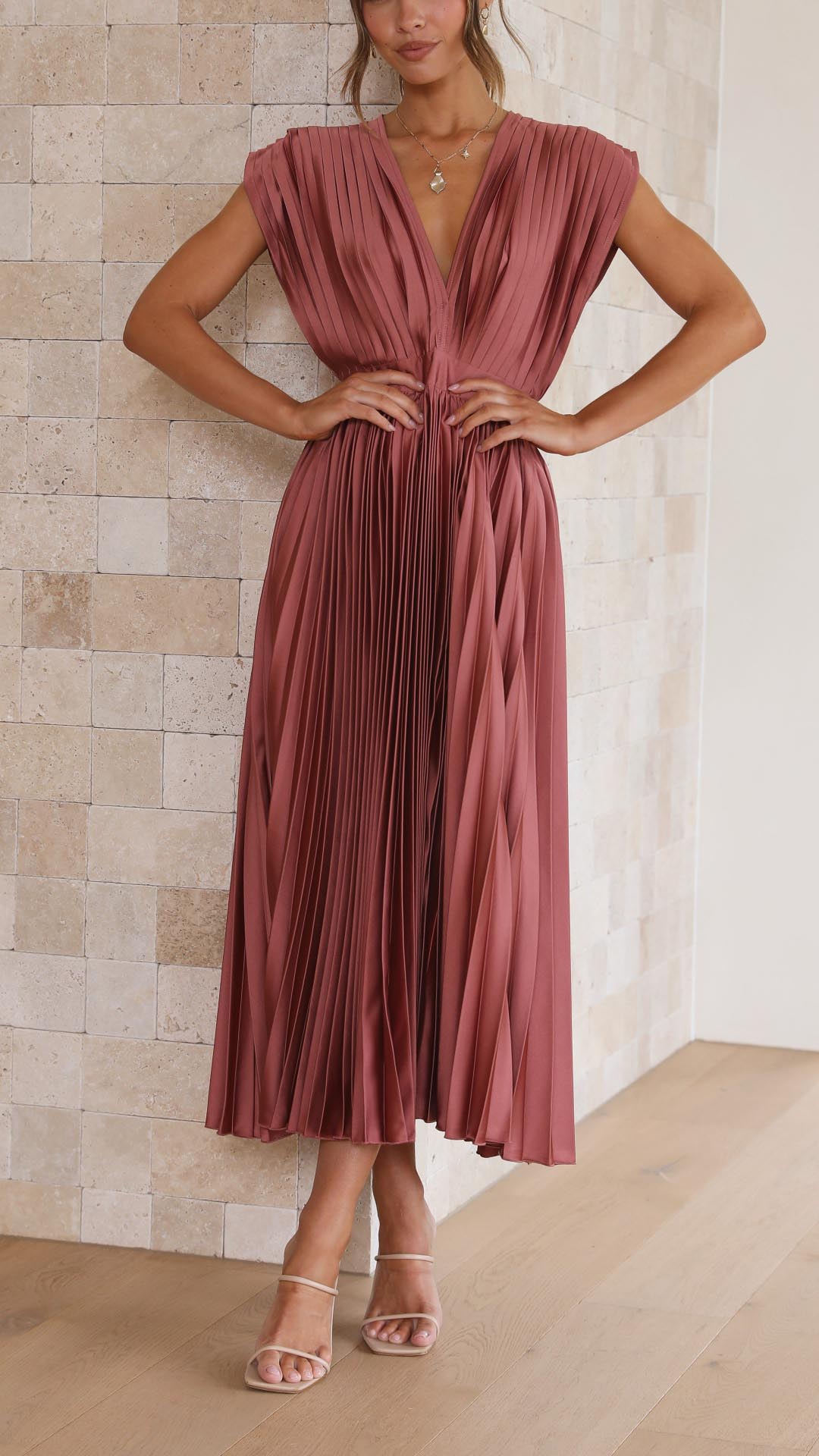 Elavita - Alexis - Elegant pleated dress
