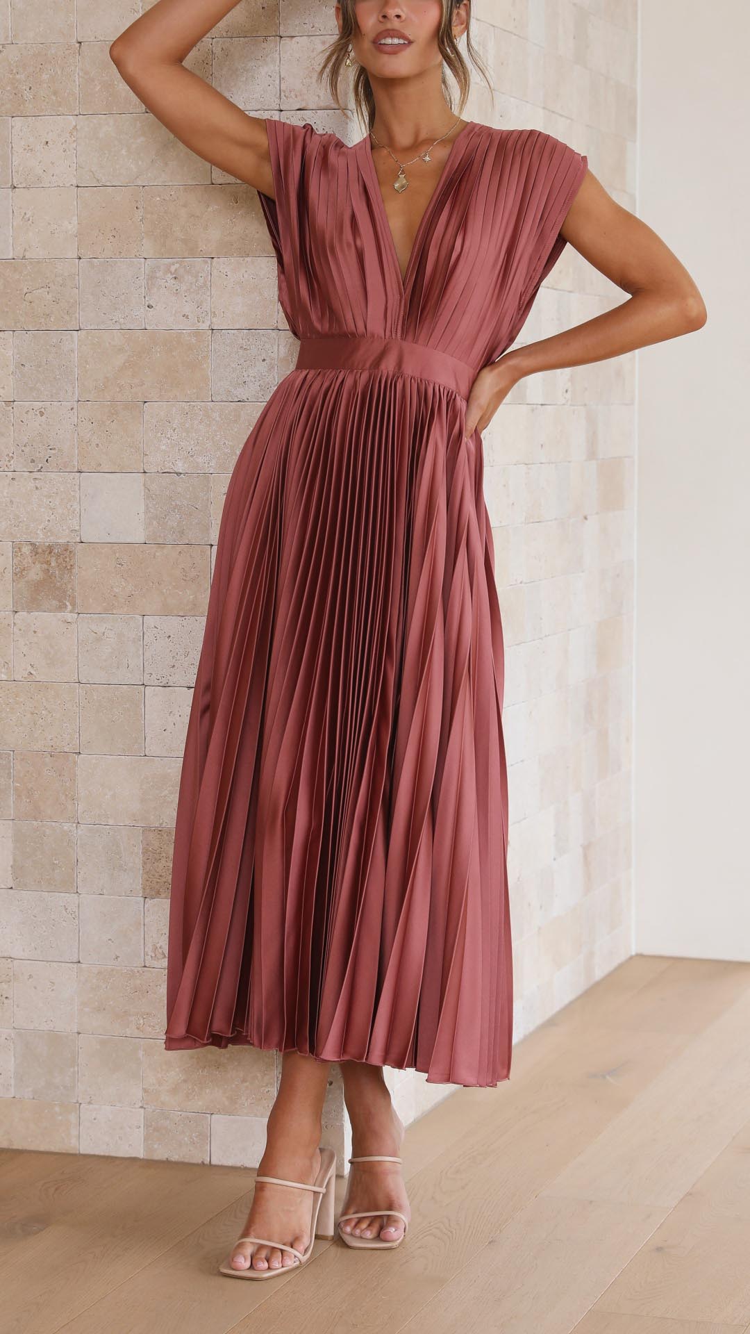 Elavita - Alexis - Elegant pleated dress