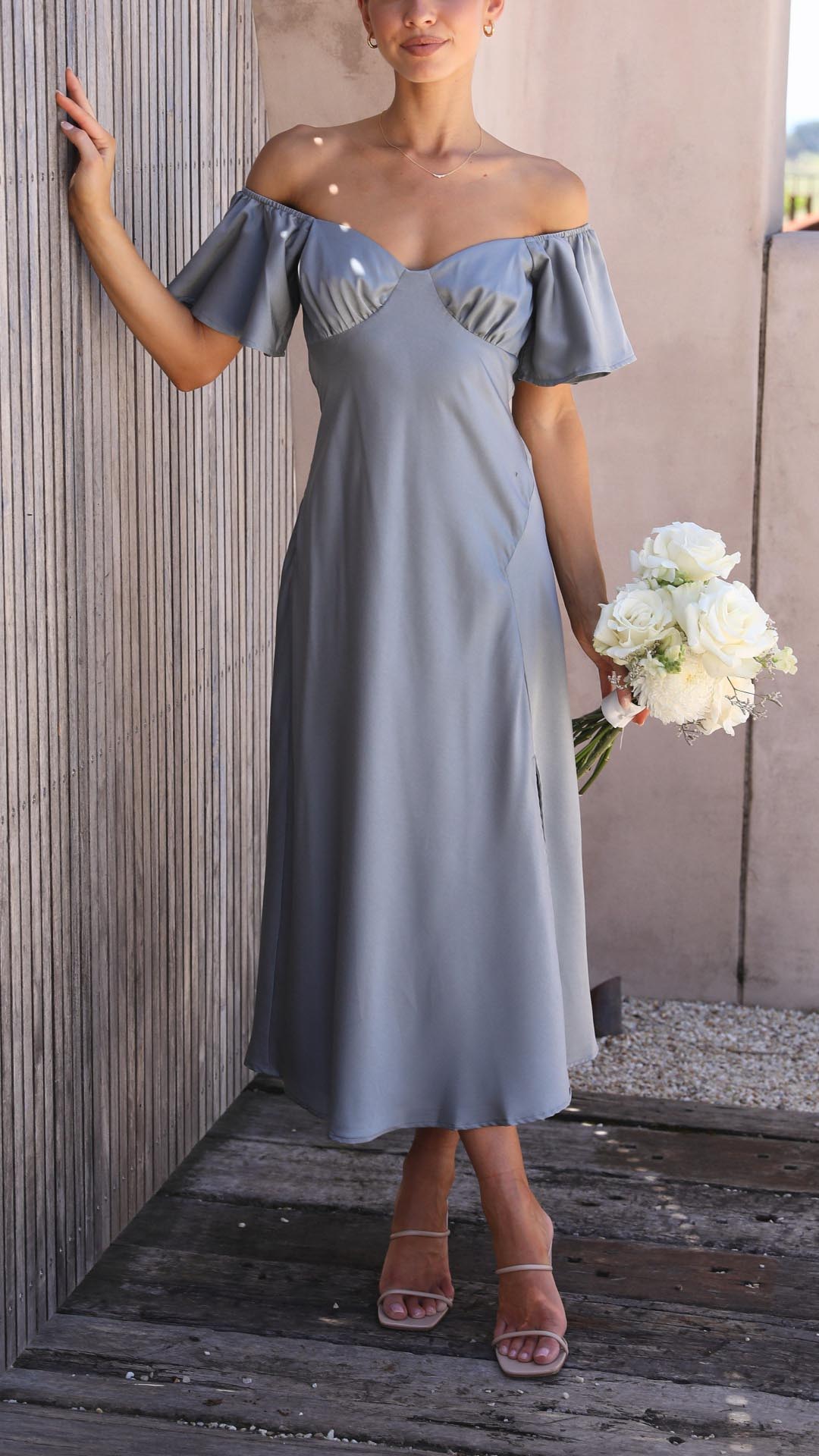 Elavita - Nalani - Off-the-shoulder maxi dress with butterfly sleeves