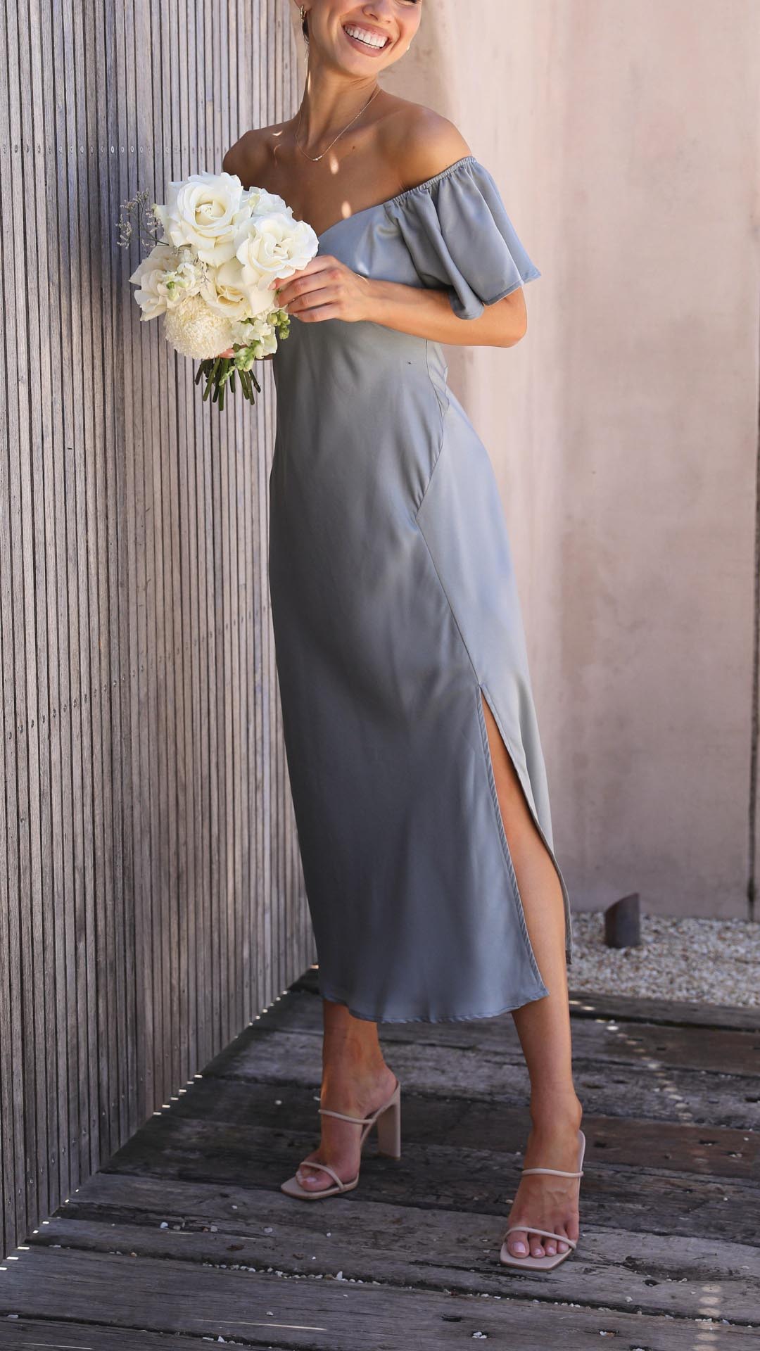 Elavita - Nalani - Off-the-shoulder maxi dress with butterfly sleeves