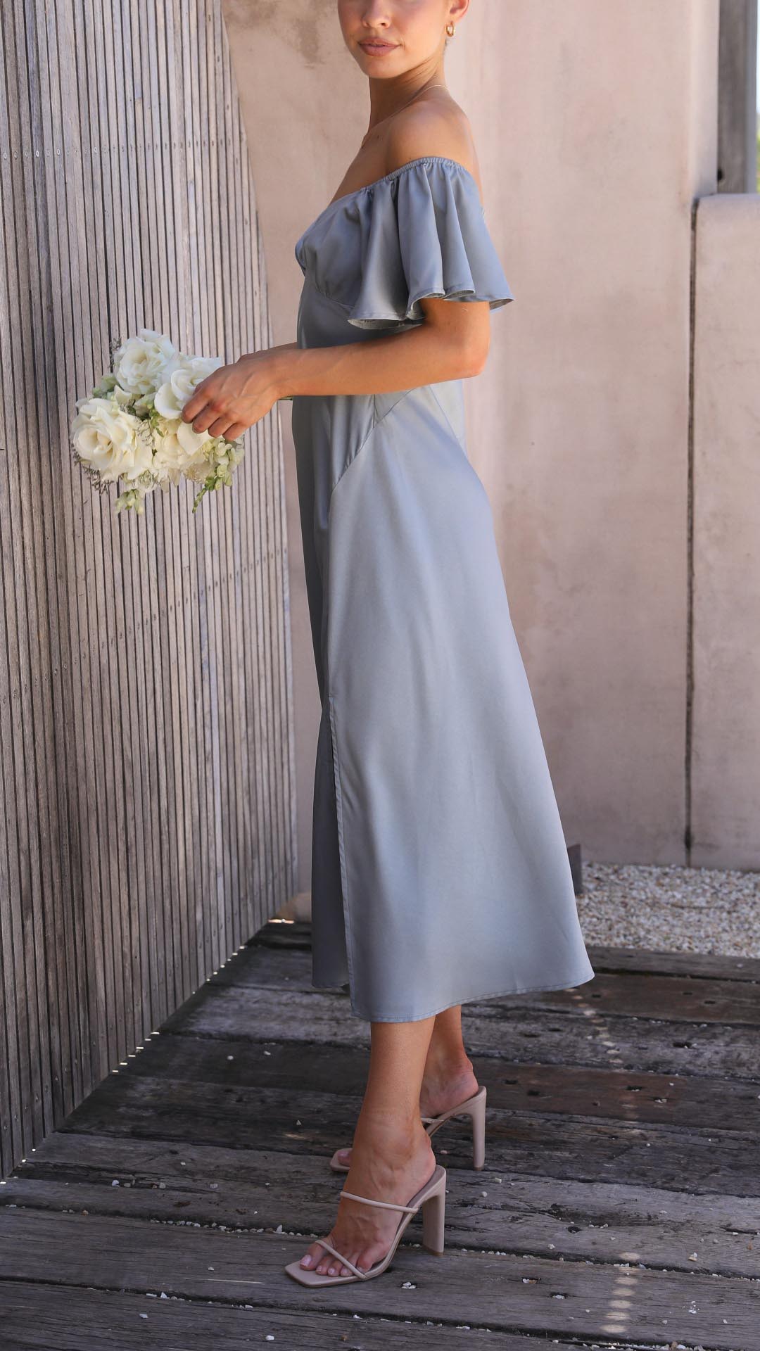 Elavita - Nalani - Off-the-shoulder maxi dress with butterfly sleeves