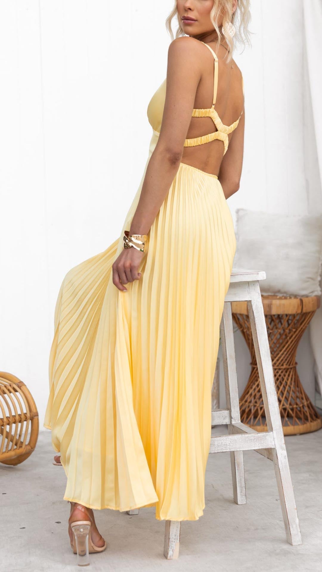 Elavita - Aby - Yellow pleated V-neck maxi dress