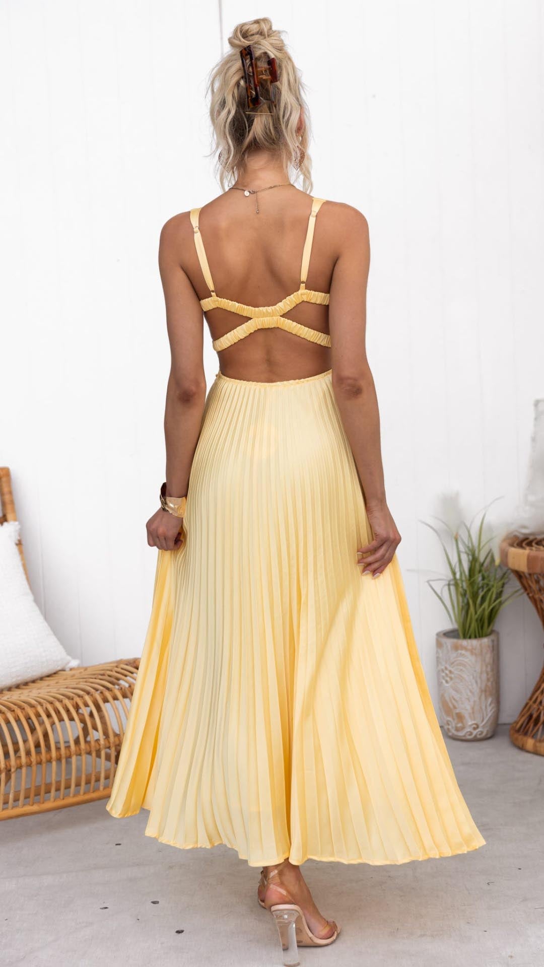 Elavita - Aby - Yellow pleated V-neck maxi dress