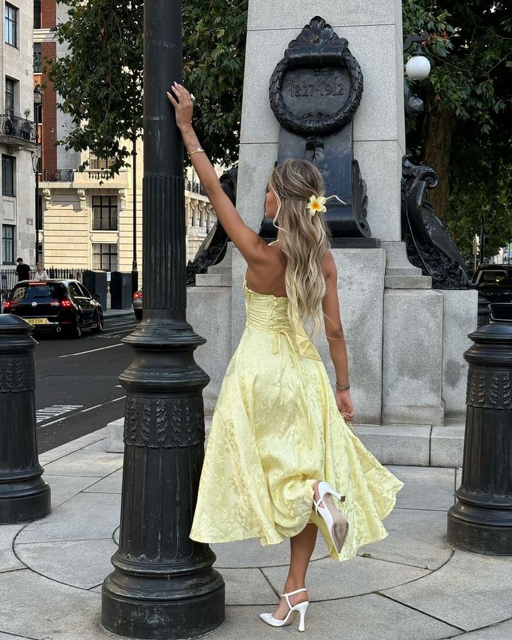 Elavita - Esmeralda - Sleeveless halterneck midi dress