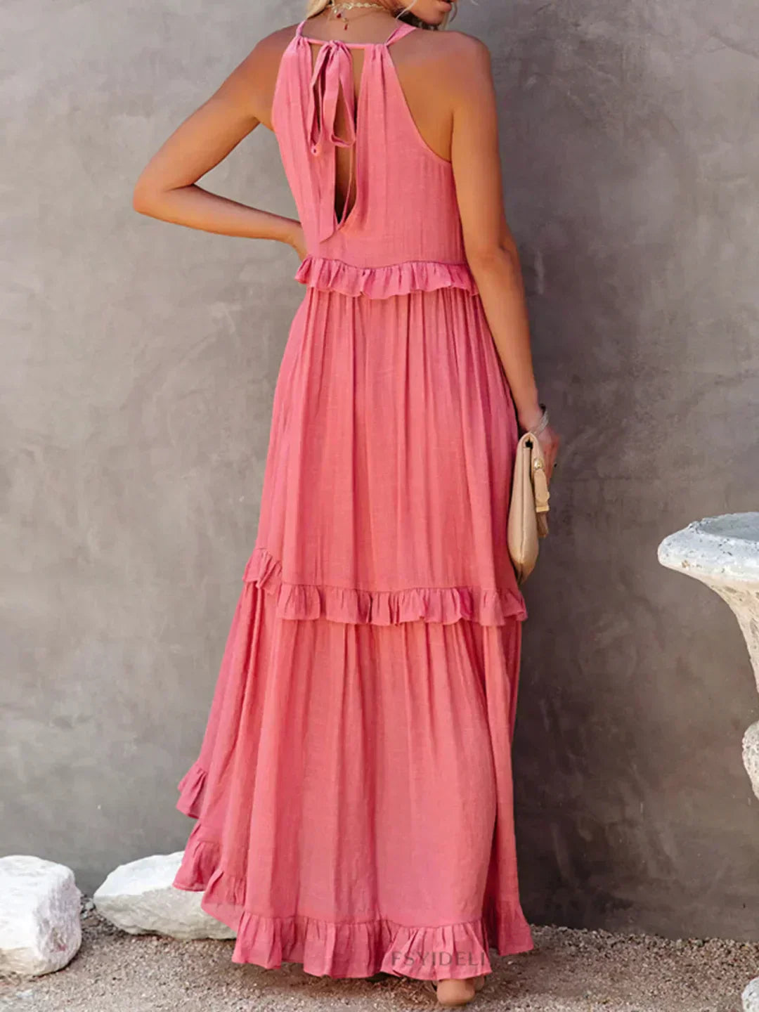 Elavita - Ilona - Halterneck dress with ruffles and pockets