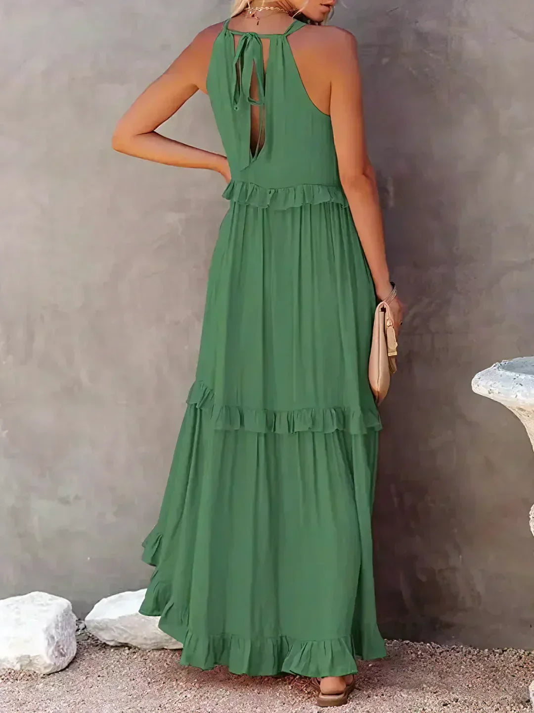 Elavita - Ilona - Halterneck dress with ruffles and pockets