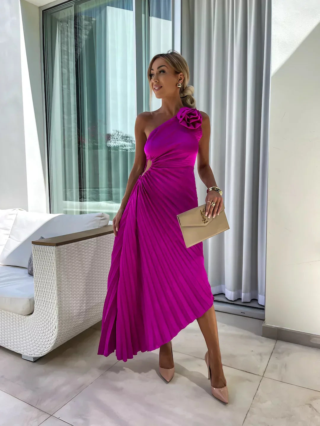Elavita - Lizbeth - Dress with floral shoulders