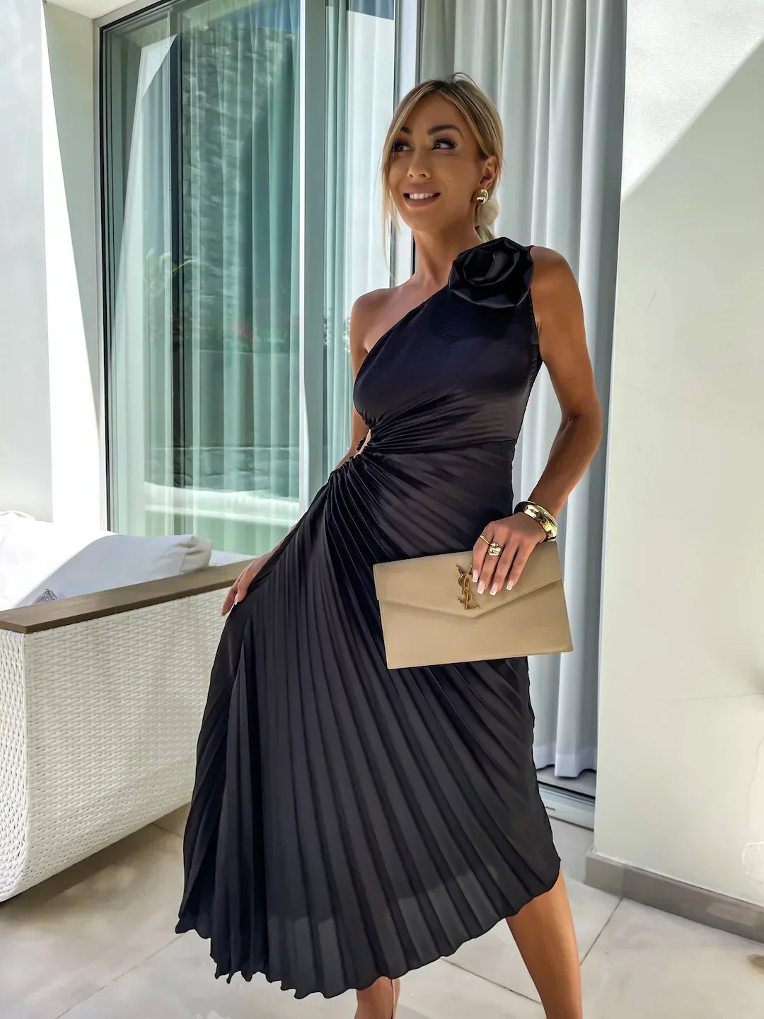 Elavita - Lizbeth - Dress with floral shoulders