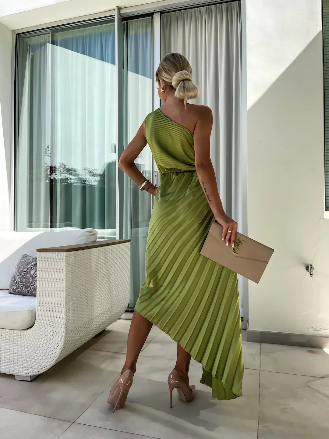 Elavita - Lizbeth - Dress with floral shoulders