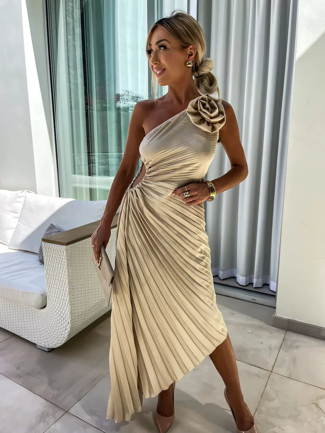 Elavita - Lizbeth - Dress with floral shoulders