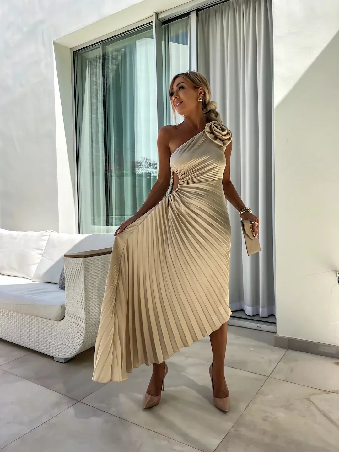 Elavita - Lizbeth - Dress with floral shoulders