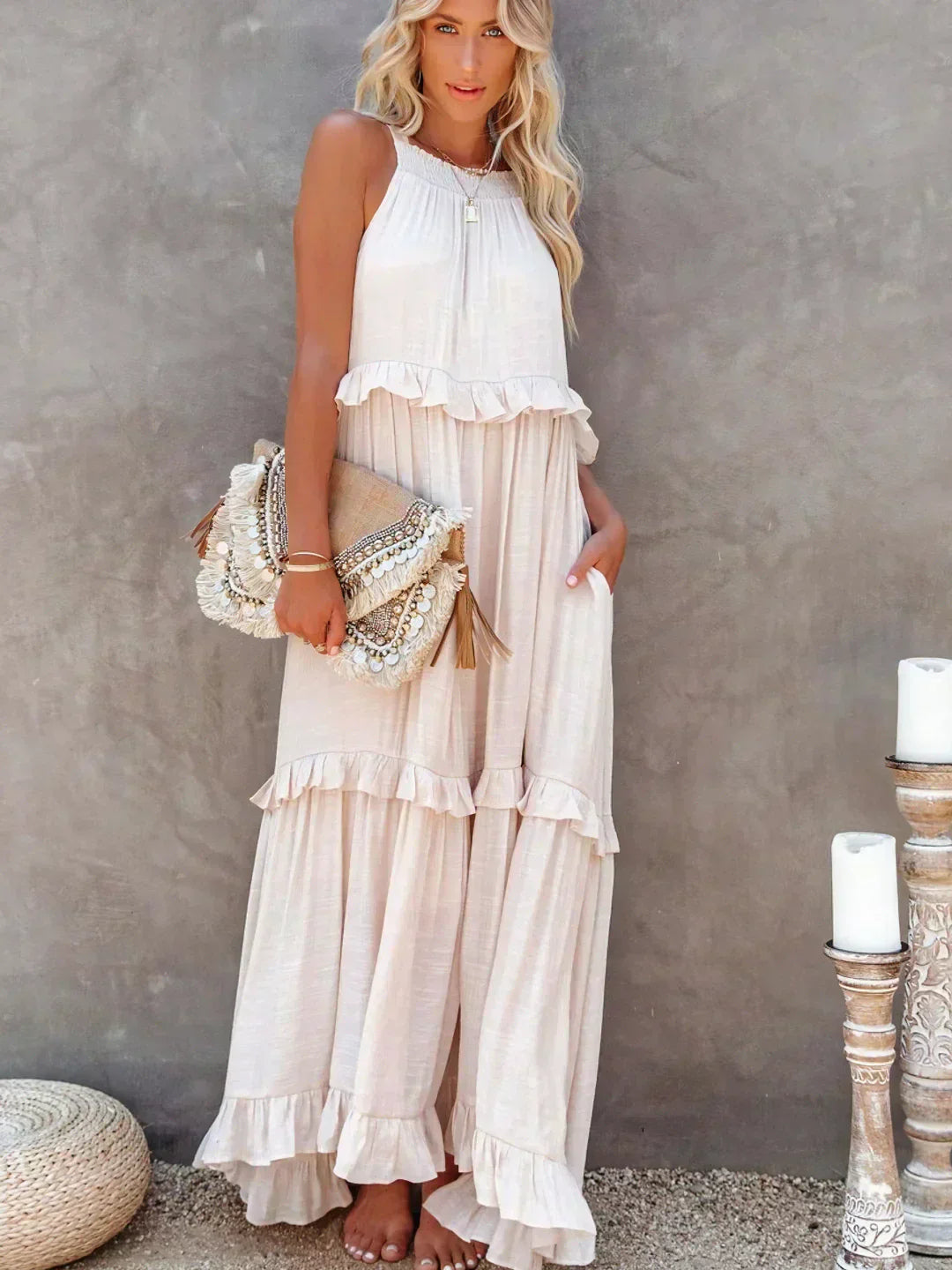 Elavita - Ilona - Halterneck dress with ruffles and pockets