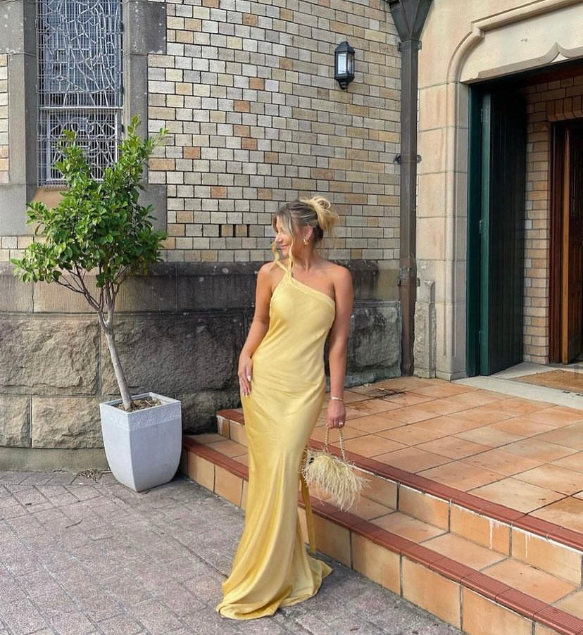 Elavita - Xynara ™ | Elegant off-the-shoulder dress with lacing