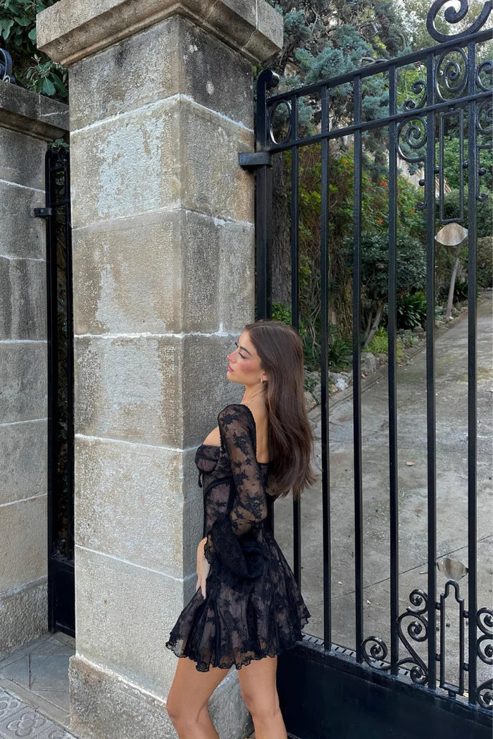 Elavita - Mabel | Long-sleeved lace mini dress