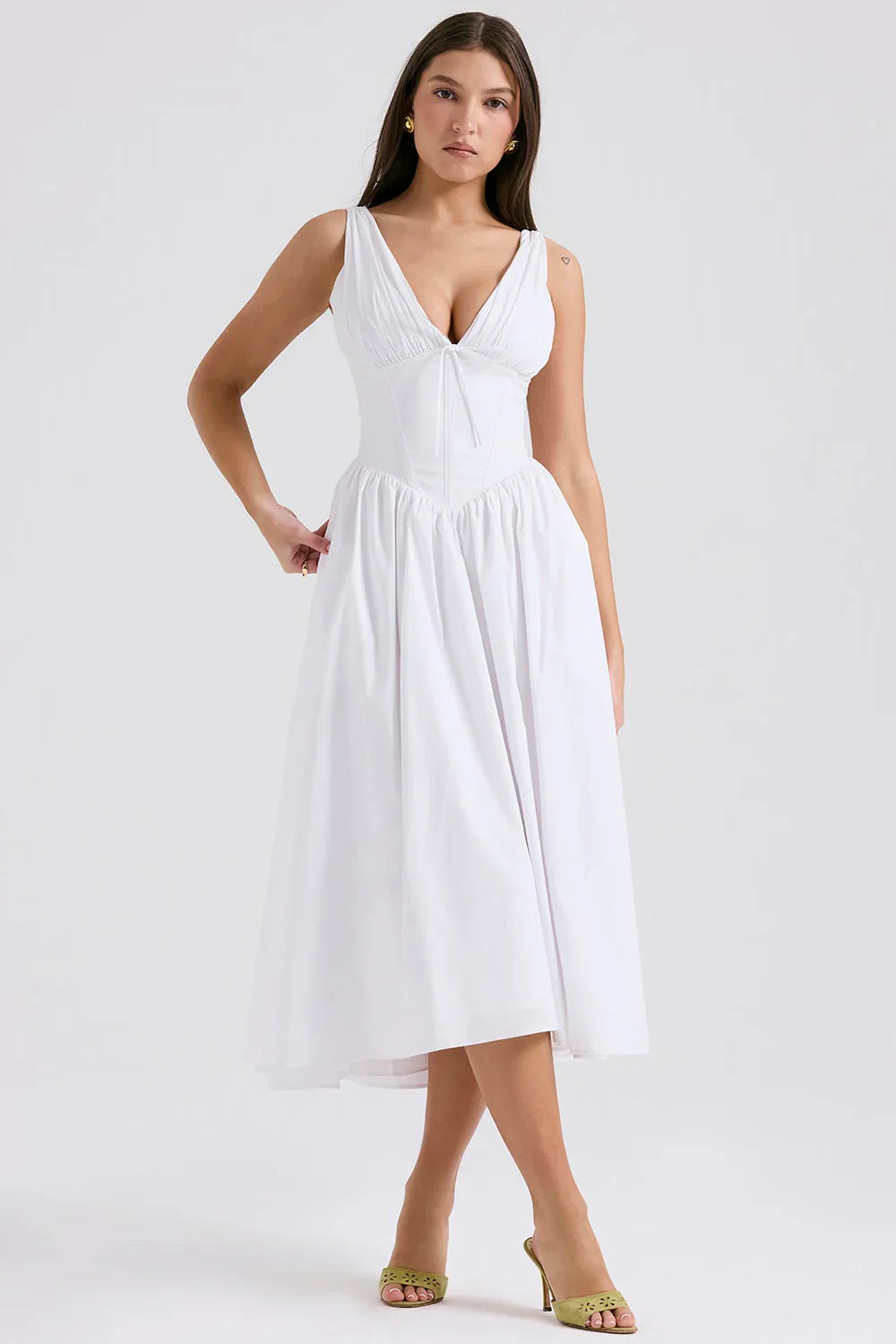 Elavita - Ariana - V-neck midi dress with corset and flared skirt