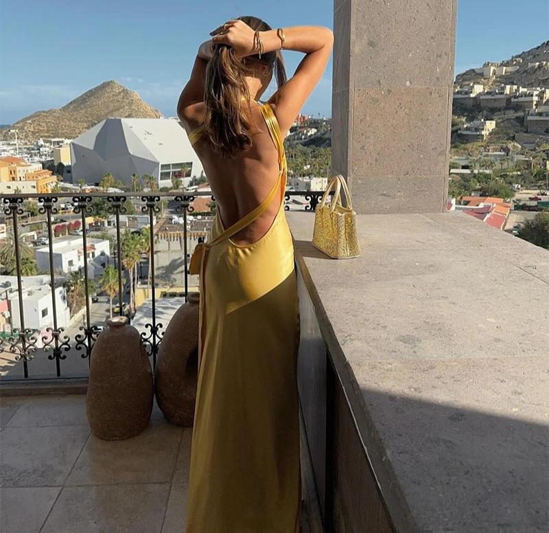 Elavita - Xynara ™ | Elegant off-the-shoulder dress with lacing