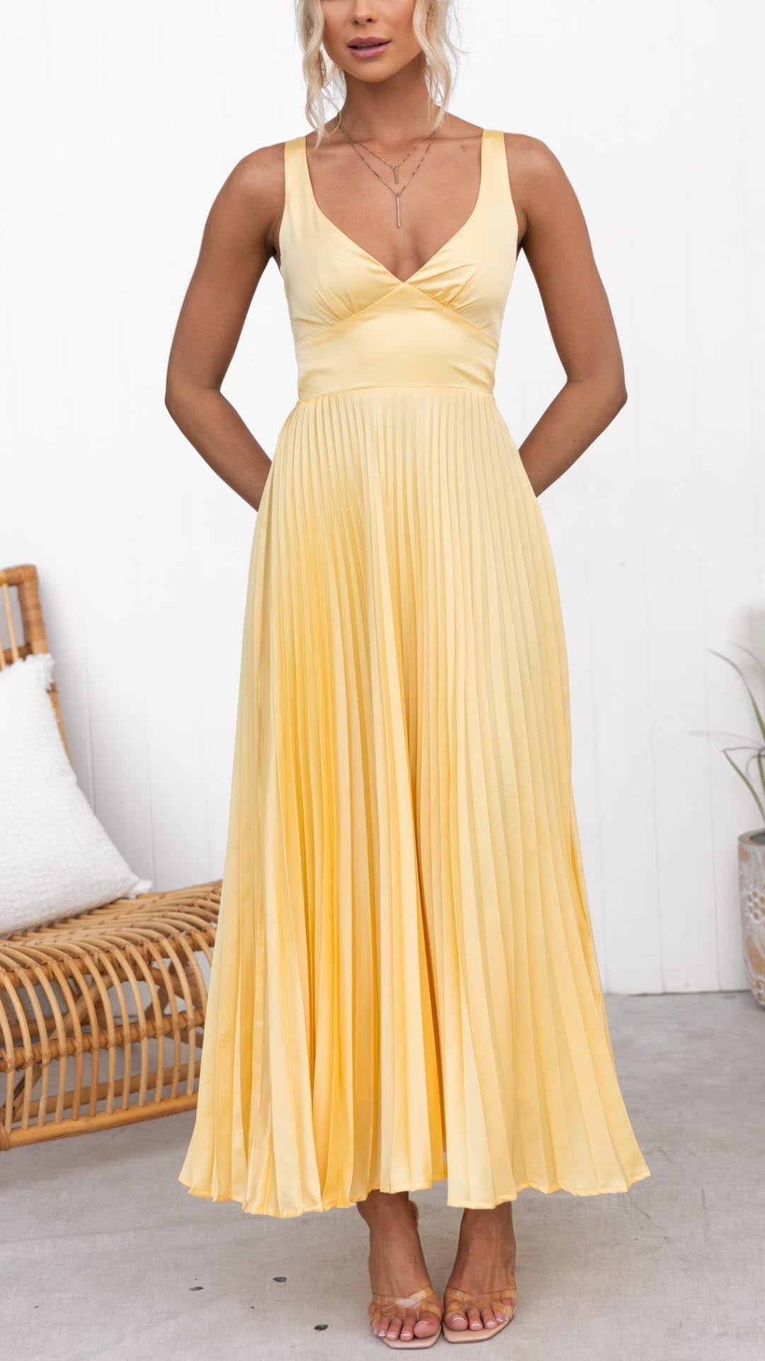 Elavita - Aby - Yellow pleated V-neck maxi dress