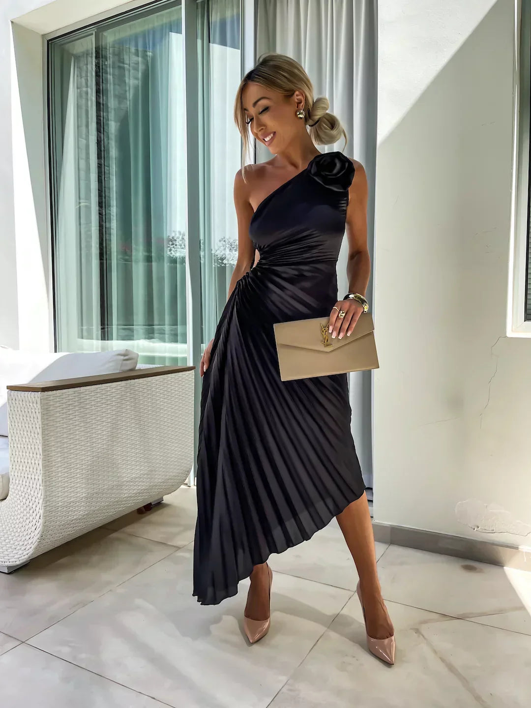Elavita - Lizbeth - Dress with floral shoulders